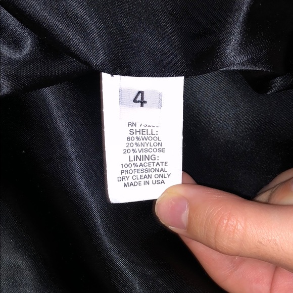 Marvin Richards: Woman’s long fur coat - Picture 5 of 7